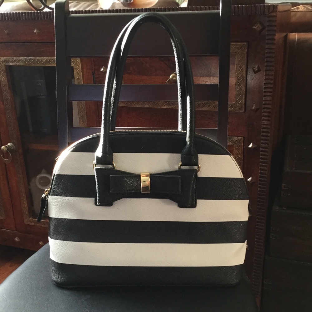 Amazing Black & White Striped Satchel EUC